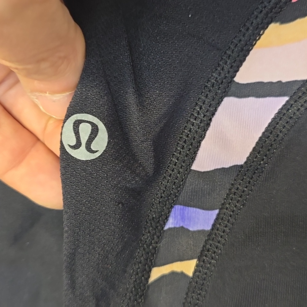 EUC 💎 Lululemon Run:Inspire Crop II *Block-It Pocket Black/Bleacher Stripe SZ 6 - Picture 6 of 10